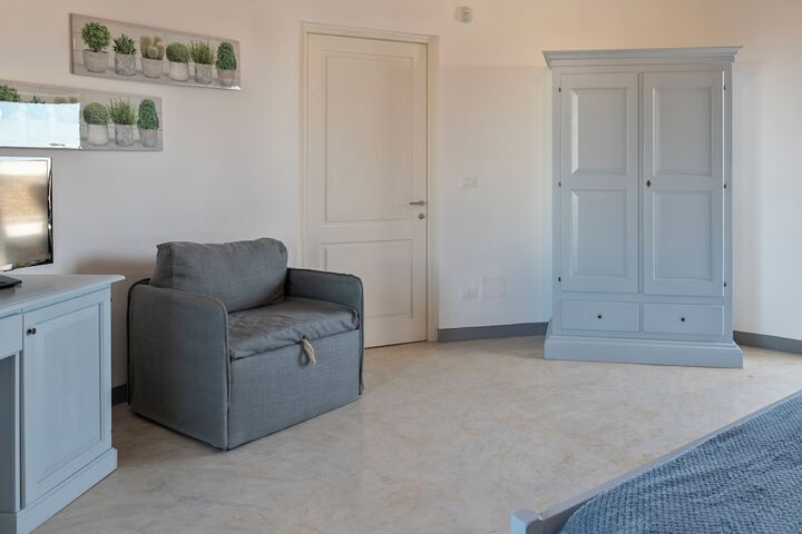 Room 5 of 44