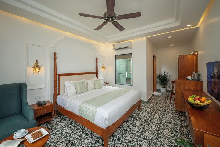 Room 18 of 106