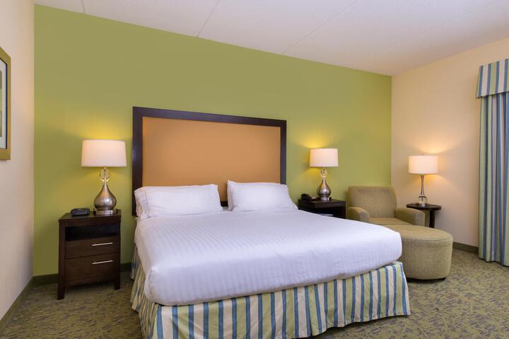 1 King Bed (22 of 26)