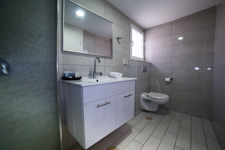 Room 21 of 31