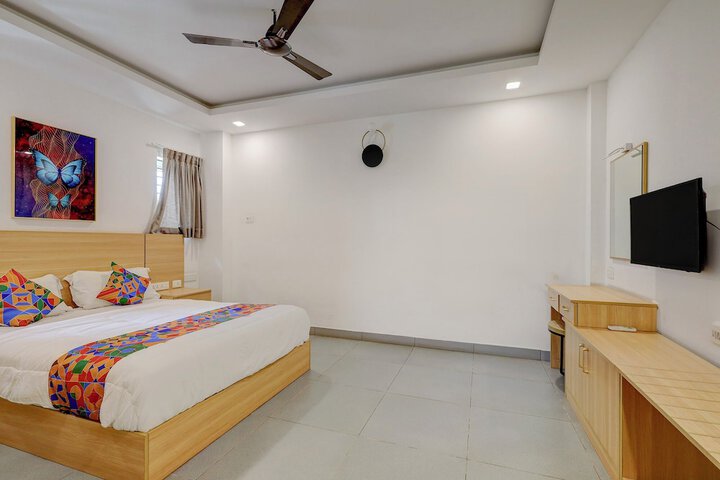 Room 13 of 36