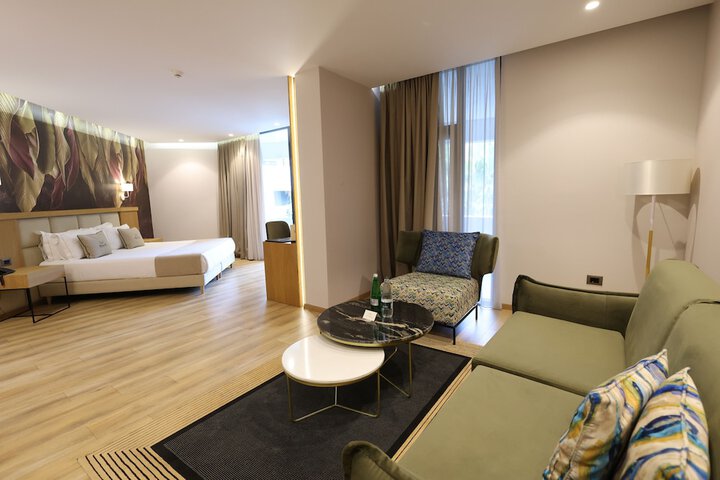 Room 36 of 136
