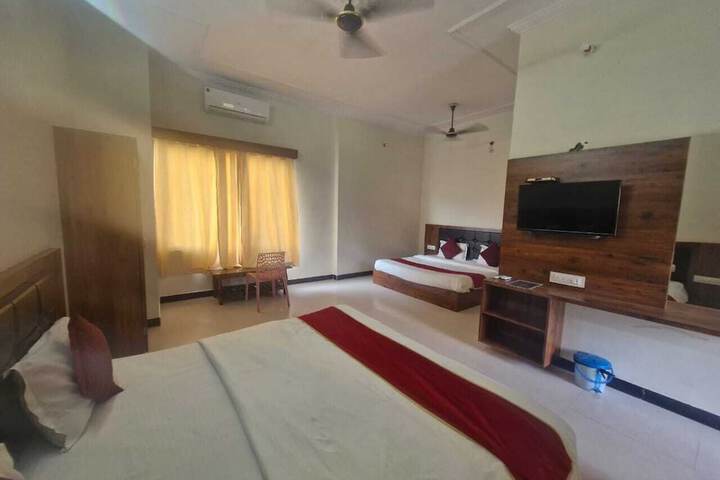 Room 33 of 54