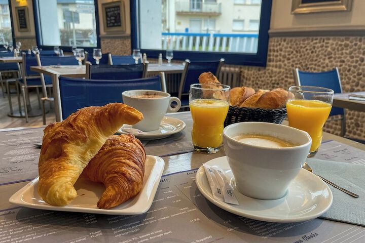 Breakfast/Coffee Service 47 of 52