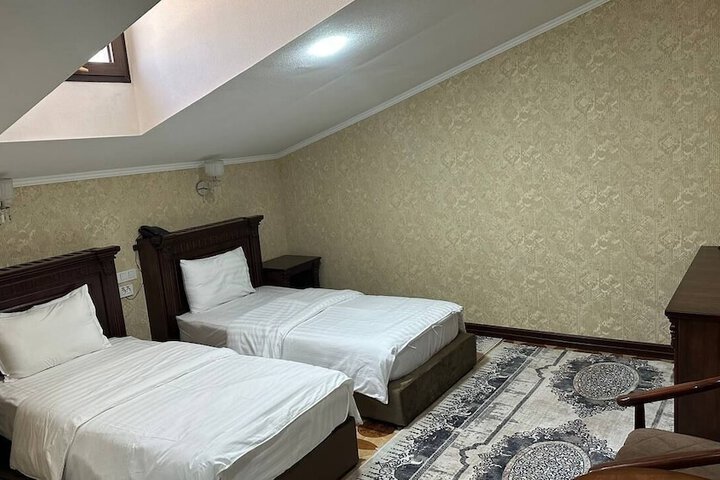 Room 8 of 32