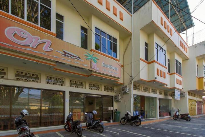 RedDoorz near Jalan Jendral Sudirman