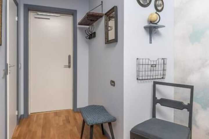 Room 9 of 40