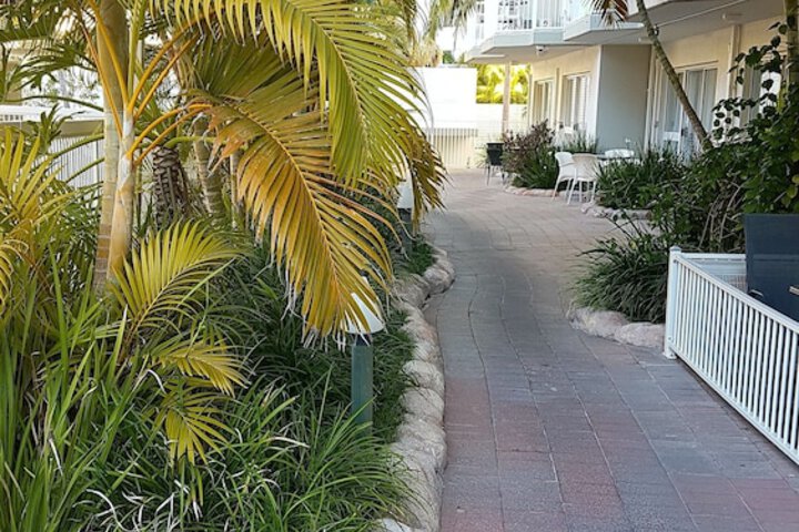 Hotel Exterior 134 of 136