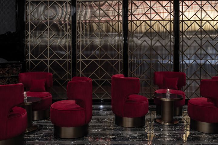 Lounge 146 of 159