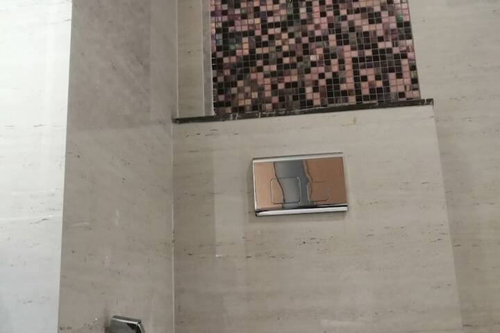 Room 118 of 181