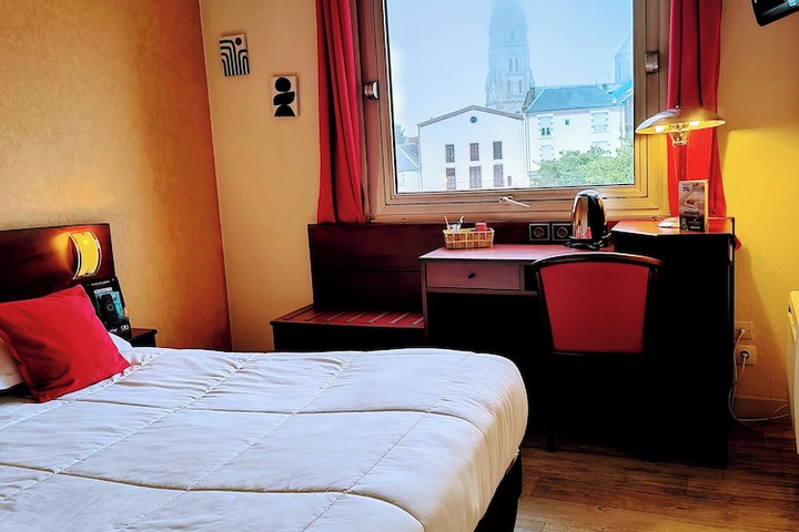 Room 30 of 113