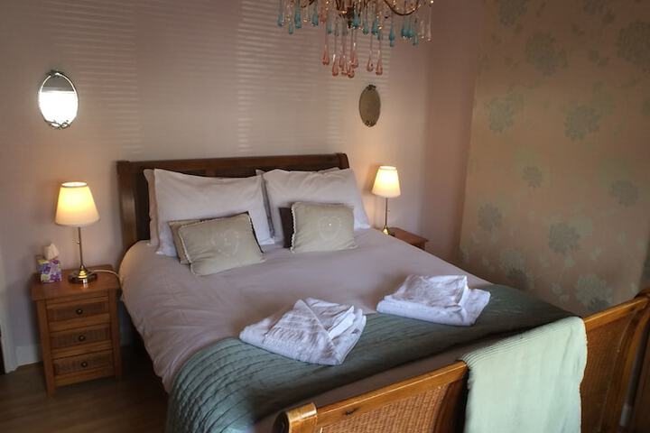 Room 12 of 37
