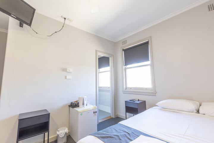 Room 14 of 43