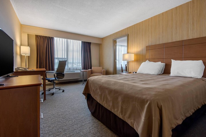 Room 21 of 32