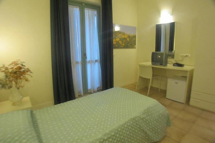 Room 14 of 48