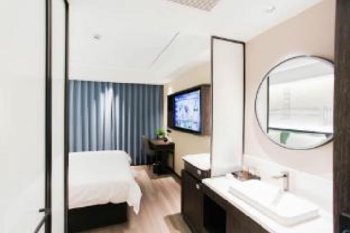 Room 20 of 21