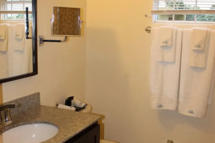 Room 8 of 22