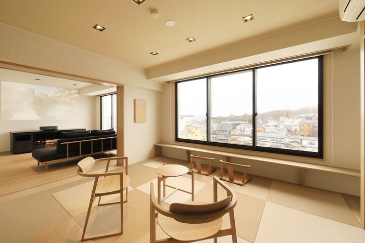 Room 8 of 46