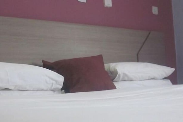 Room 10 of 39