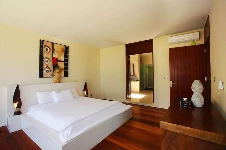 Room 6 of 31