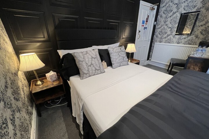 Room 20 of 48