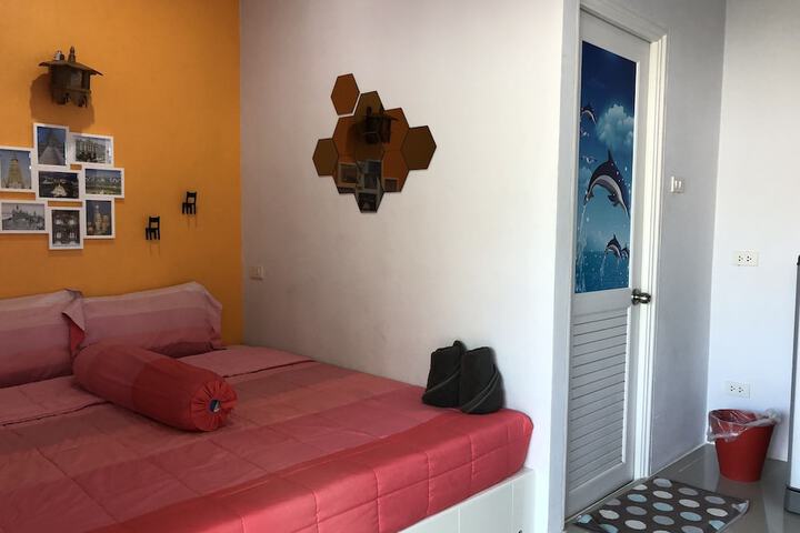 Room 11 of 18