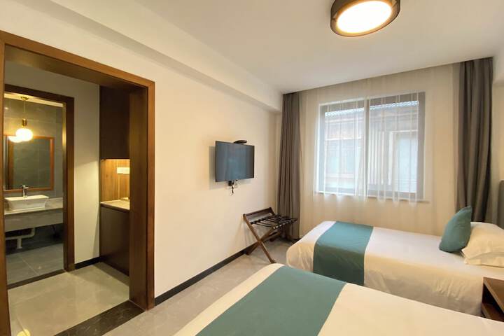Room 31 of 118