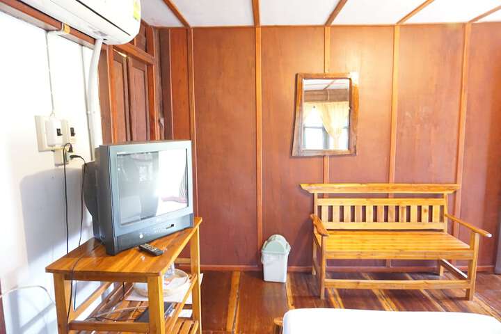 Room 12 of 37