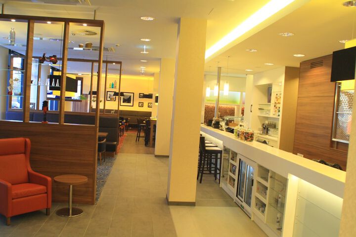 Entrance & Lobby