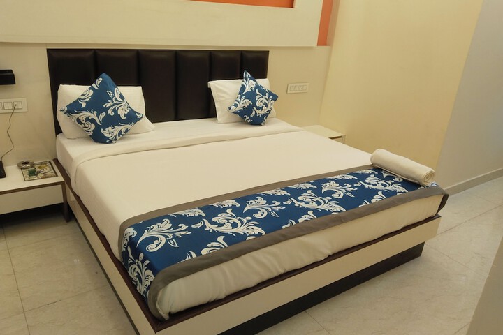 Room 7 of 27