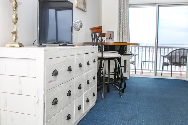 Standard King Bed Sea View (26 of 36)