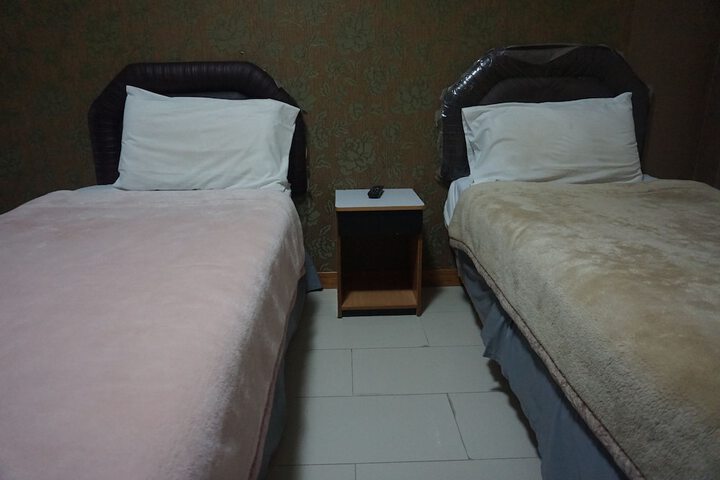 Room 10 of 22