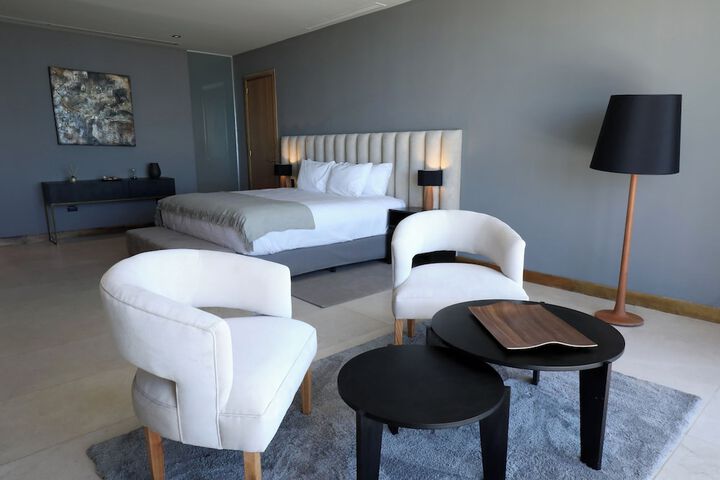 Room 6 of 19