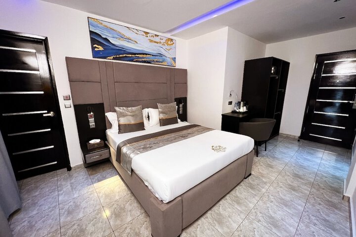 Room 7 of 31