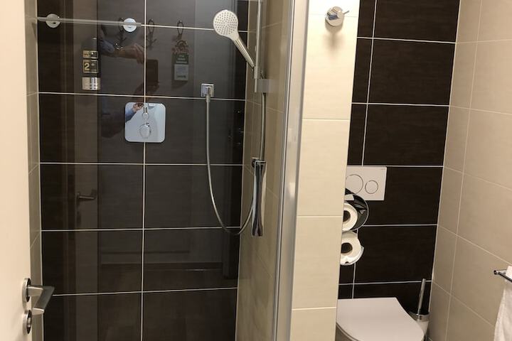Room 15 of 39