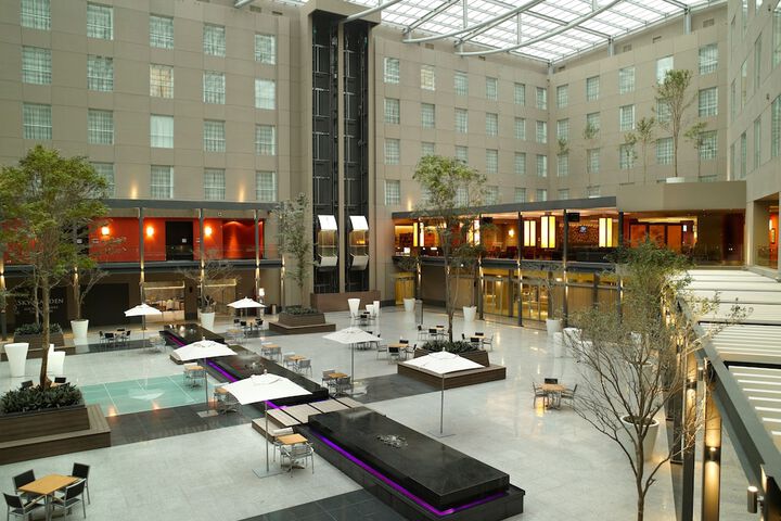 Entrance & Lobby