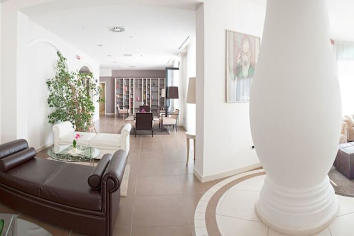 Hotel Interior 9 of 85