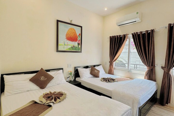 Room 32 of 44