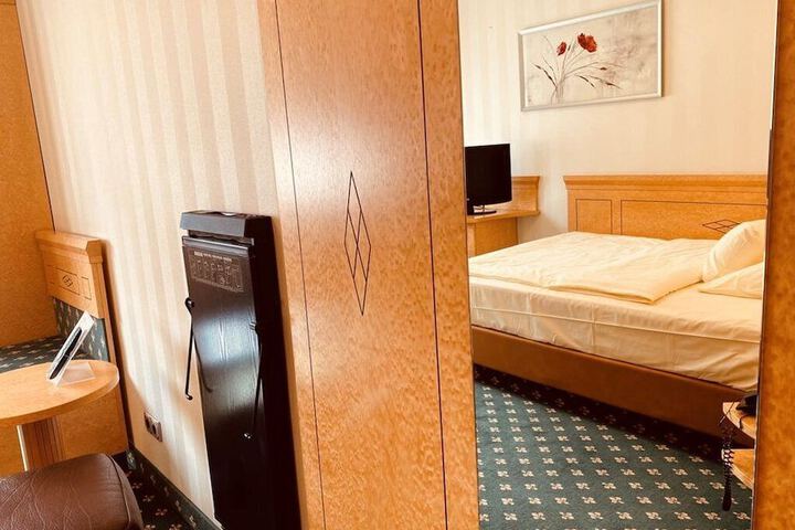 Room 18 of 71