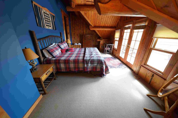 Room 53 of 241