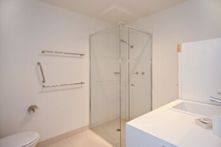 Room 2 of 18