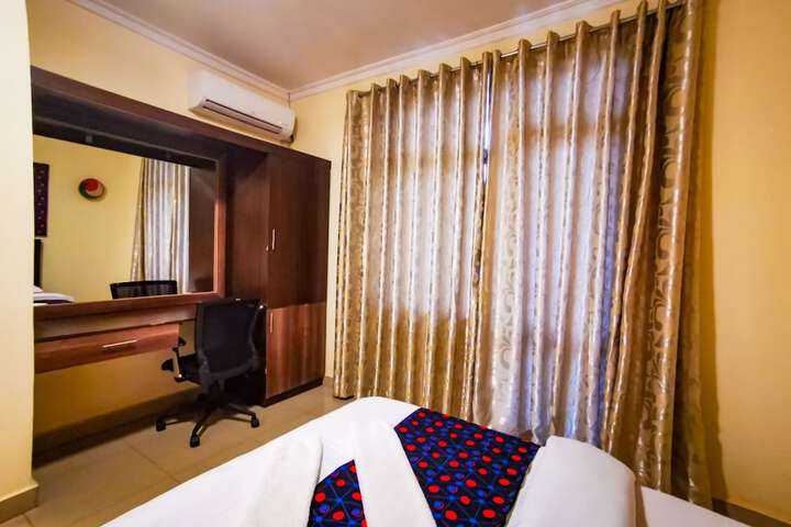 Room 8 of 43