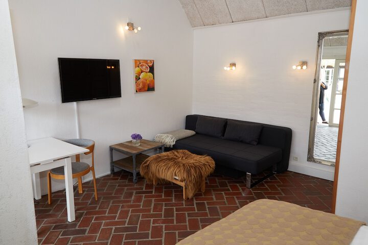 Room 5 of 46