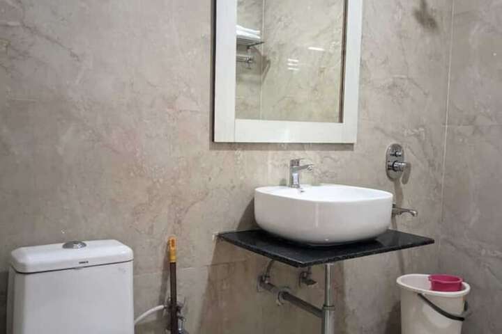 Room 13 of 26