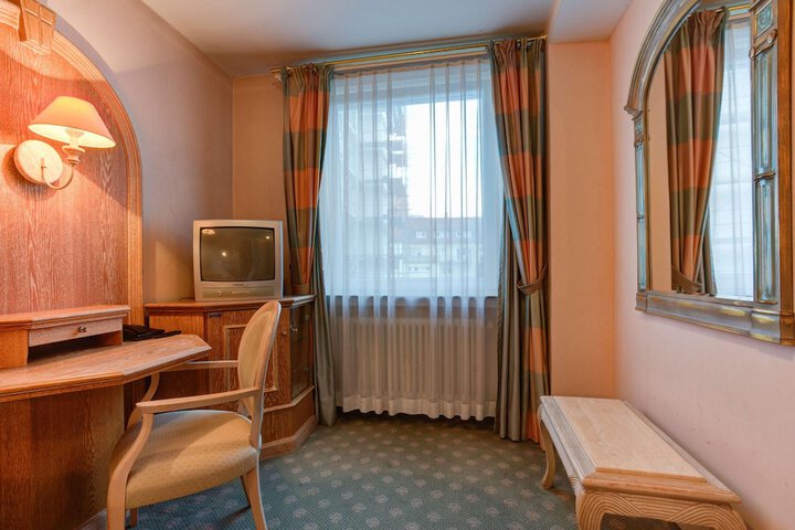 Room 46 of 75