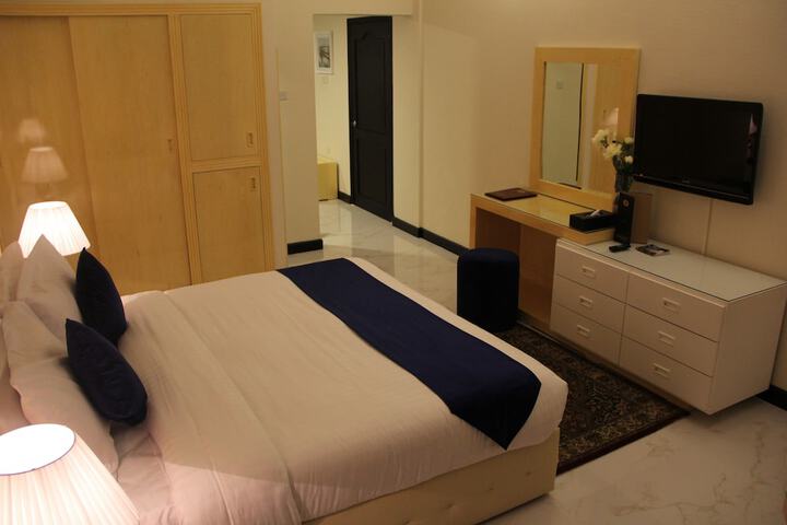 Room 12 of 30