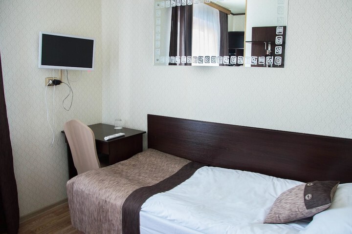 Room 3 of 52