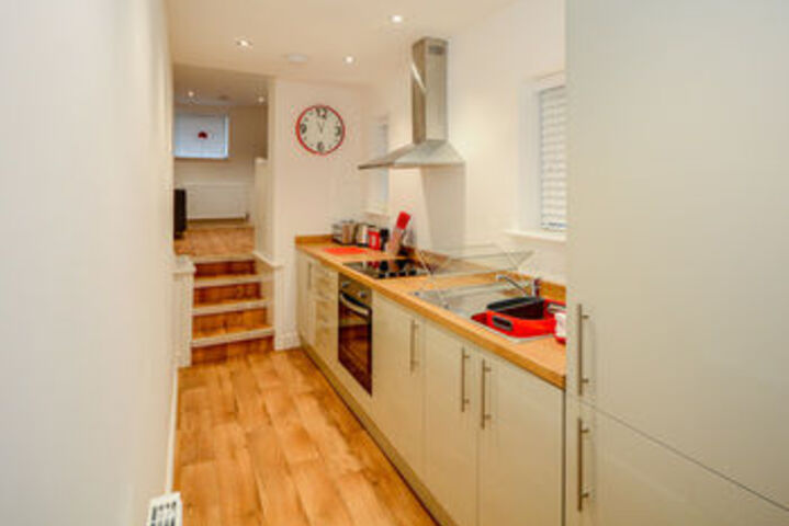 Room 4 of 17