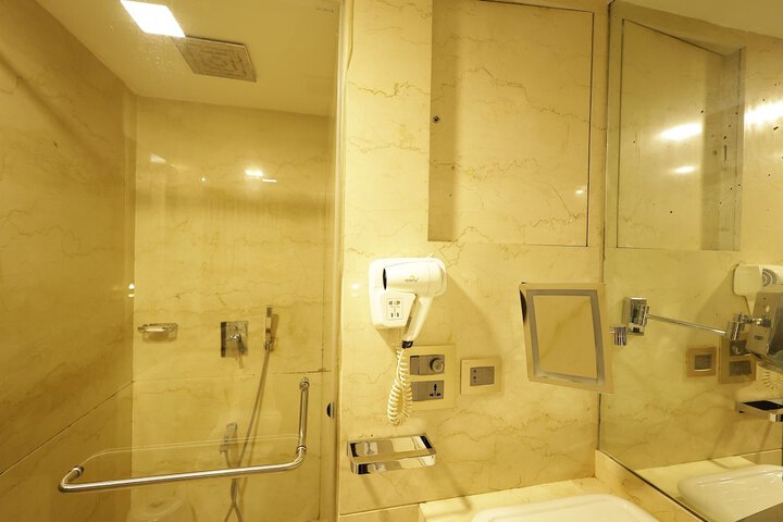 Room 40 of 73