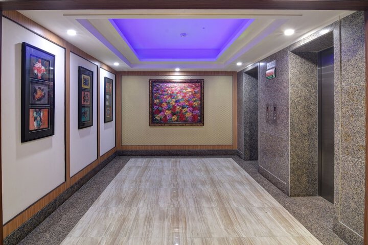 Ballroom/Hall 32 of 41